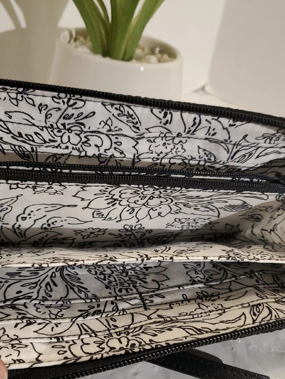 Vera Bradley Black Quilted Zip Wristlet Wallet - Picture 3 of 3